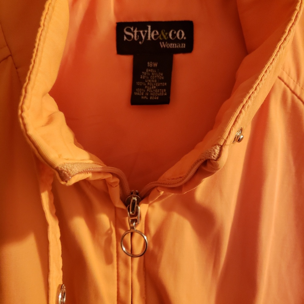 Woman's jacket - Picture 2 of 3